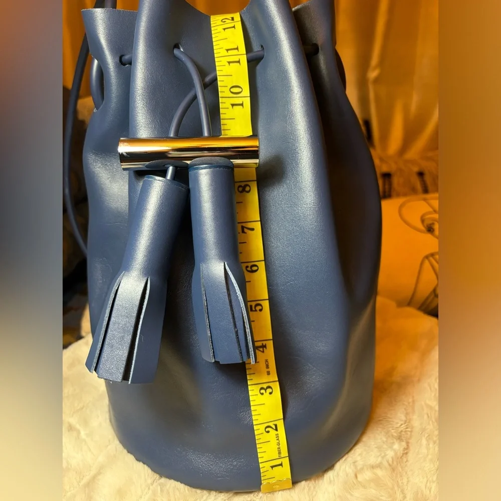 NWOT Building Block - Bucket Bag - Pristine Condition! - Picture 10 of 12
